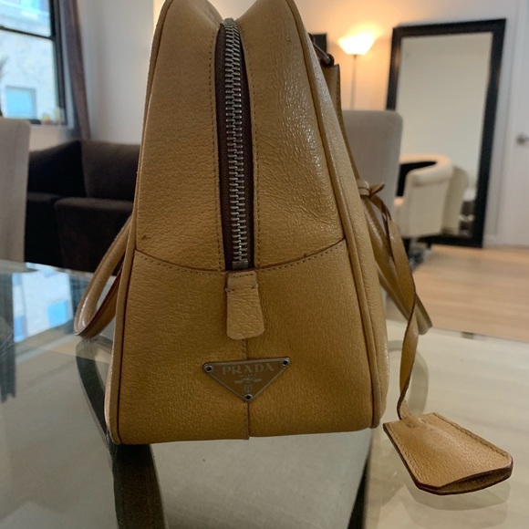 Prada bag - Picture 2 of 2